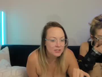 webcam couple kindshangout live cam image #5697342