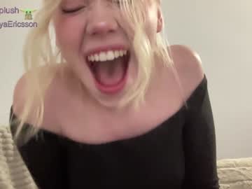 webcam girl sonyaplush live cam image #10050927