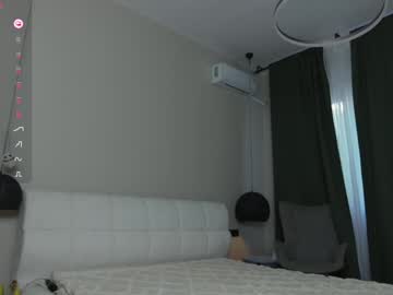 webcam girl kriss0leoo live cam image #10848915