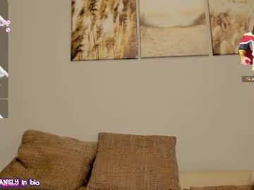 webcam girl your__voice live cam image #8187442