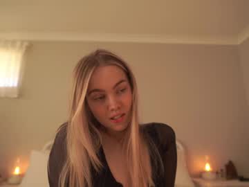 webcam girl bibi_it_is live cam image #12667923