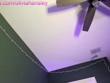webcam girl oliviahansleyy live cam image #9565352