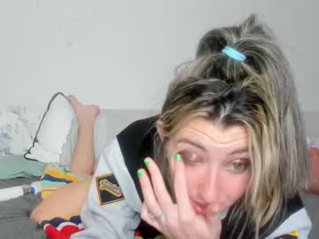 webcam girl sluttylilsister live cam image #1229922