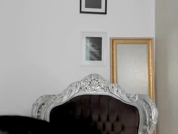 webcam girl moniqueeass live cam image #10310203