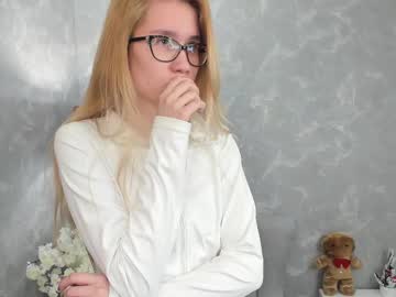 webcam girl ginaboyd live cam image #12331829