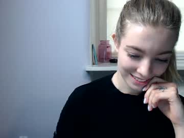 webcam girl lucynews live cam image #908285