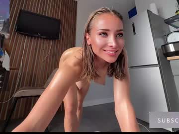 webcam girl tqla live cam image #9223553