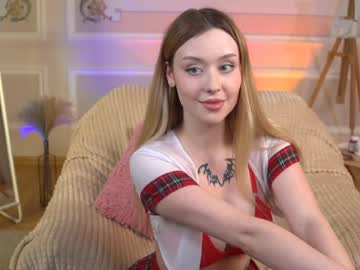 webcam girl ella_knockers_xl live cam image #9662933