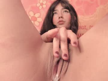 webcam girl aluqua live cam image #9909773