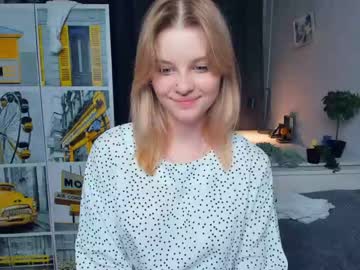 webcam girl intimacy_scene live cam image #9652300