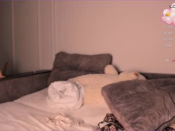 webcam girl cuddles_me live cam image #8362049