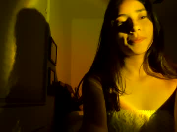 webcam girl divine_iris live cam image #3892269