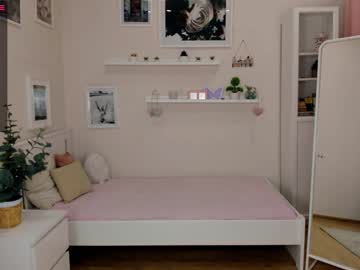webcam girl chloe_catherine_mykers live cam image #4415139