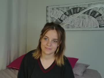 webcam girl hey_toni_ live cam image #4380011