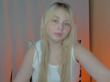 webcam girl shy_blondiee live cam image #4960215