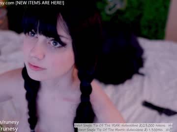 webcam girl runesy live cam image #6620152