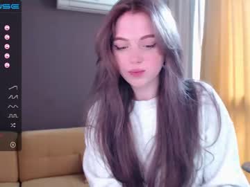webcam girl small_blondee live cam image #2373555