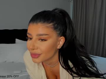 webcam girl moniqueeass live cam image #2151926