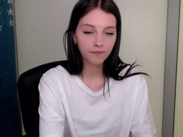 webcam girl lilliasweety live cam image #2466418