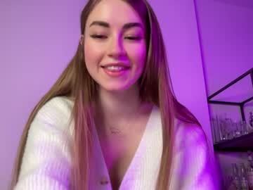 webcam girl strawberryjamx live cam image #4808124