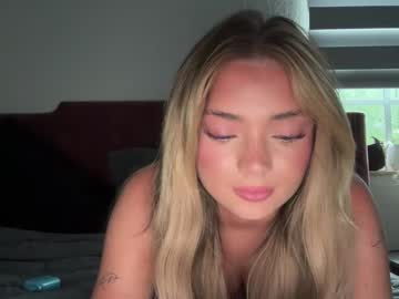 webcam girl lolkylie live cam image #12635783