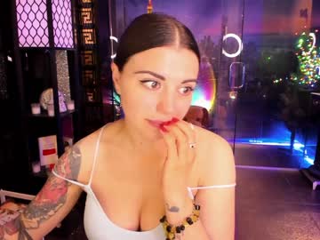 webcam girl alma_pearl live cam image #2658483