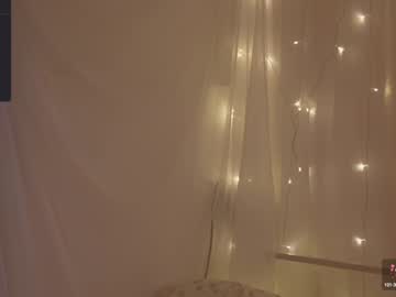 webcam girl mother__of__dragons live cam image #9533666