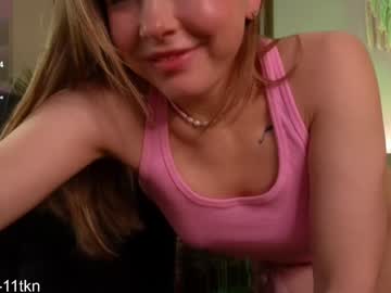 webcam girl milly_shy live cam image #11290252