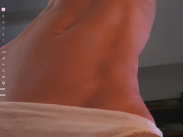 webcam girl lucie_beltran live cam image #12308788