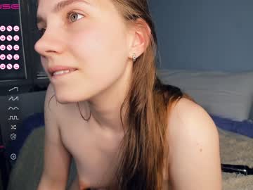 webcam girl youne_and_beautiful live cam image #5671762