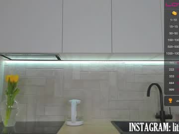 webcam girl litlle_flowers live cam image #5261656