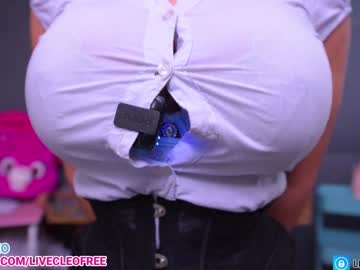 webcam girl livecleo live cam image #9917363