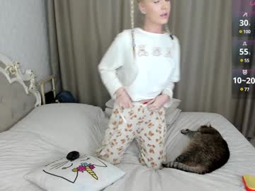 webcam girl missblondecutie live cam image #11107232