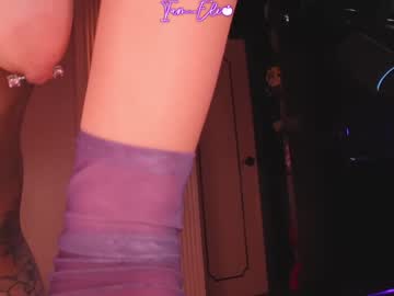 webcam girl iam_eli live cam image #11548073