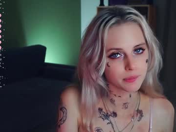 webcam girl audreycarvin live cam image #10397445
