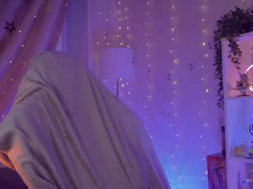 webcam girl vronnier live cam image #12690942