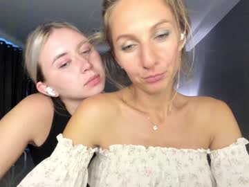 webcam couple mrs_kiss_vhs live cam image #5506985
