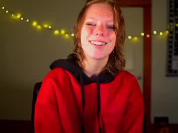 webcam girl crimsonxrapture live cam image #2529588
