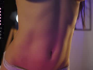 webcam girl lucie_beltran live cam image #10025645
