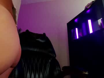 webcam girl oliviaowens live cam image #12840773