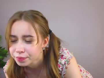 webcam girl mialullaby live cam image #11212094