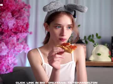 webcam girl taitehambelton live cam image #12647988
