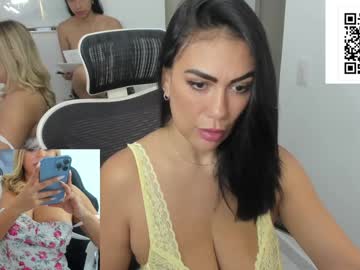 webcam couple emillybrowm live cam image #10553512