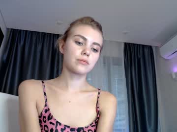 webcam girl amourvenenum live cam image #3874546