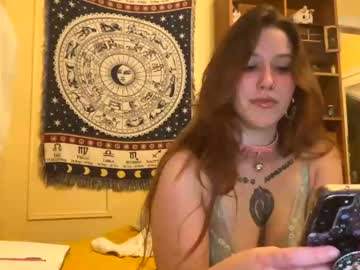 webcam girl lucylabellum live cam image #9544843