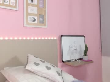 webcam girl little_effy18 live cam image #2033963