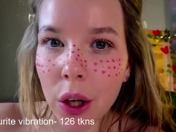 webcam girl milly_shy live cam image #11885293