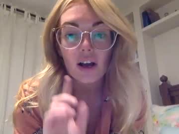 webcam girl lulu22199 live cam image #9988176