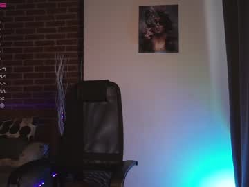 webcam girl yolandabertha live cam image #6019311