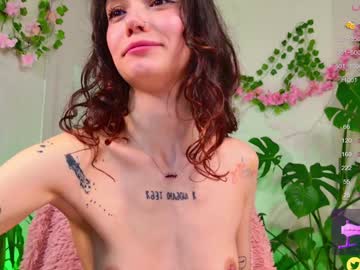webcam girl breeding_material live cam image #12523072